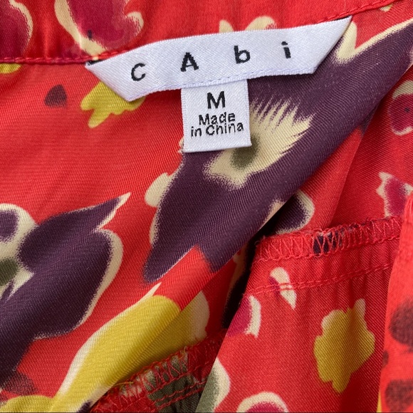 CAbi Red Wildflower Top Size Medium Sleeveless Rounded Vee Neckline. - Picture 6 of 6